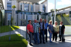 Unsere Berlingruppe vor dem Bundeskanzleramt