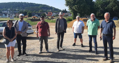 Von Links nach Rechts: Daniela Schwiertz, Sascha Goedeke (WWN), Rolf-Dieter Crois, Roger von Heynsbergen, Udo Massenberg, Heinz Krystofiak, Bürgermeister Hubertus Grimm